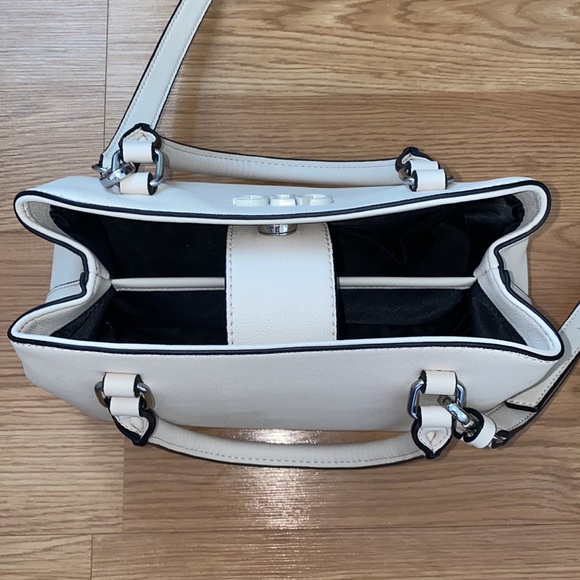 G By Guess handbag 👜 shoulder bag detachable strap a lot of pockets - Picture 8 of 11